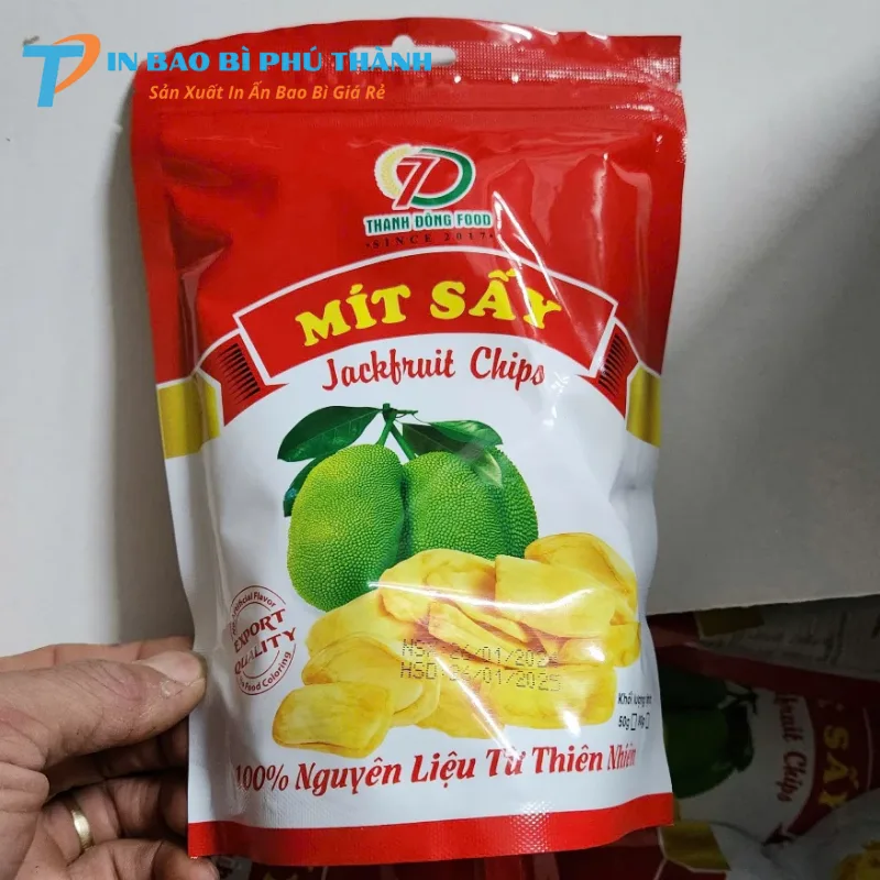 Bố trí hình và logo thương hiệu phù hợp